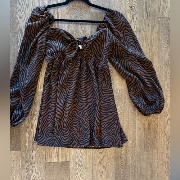 Lovers and Friends Fai Mini Dress in Jules Tiger print - Picture 2 of 4